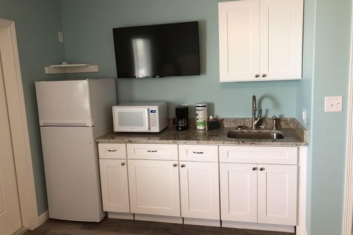 Beachgate CondoSuites and Oceanfront Resort
