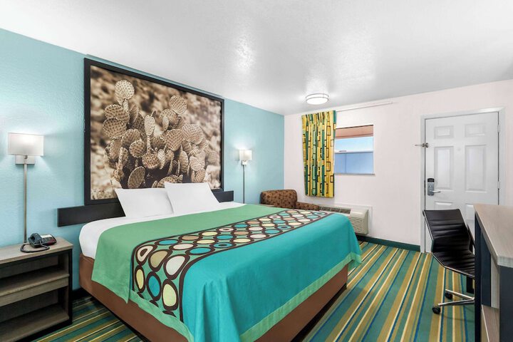 Room 32 of 44