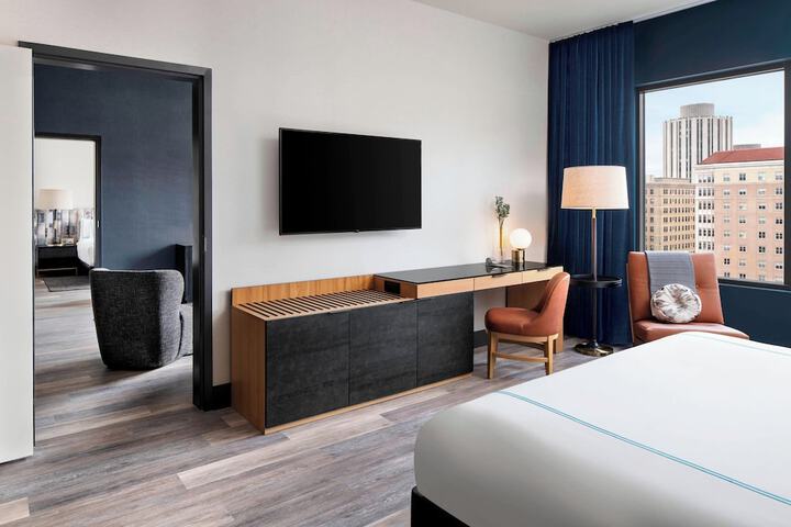 The Oaklander Hotel Autograph Collection