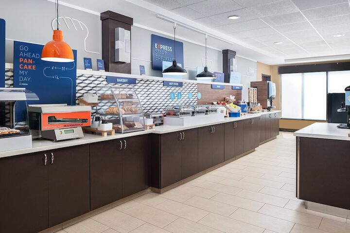 Holiday Inn Express & Suites Midland Loop 250 by IHG