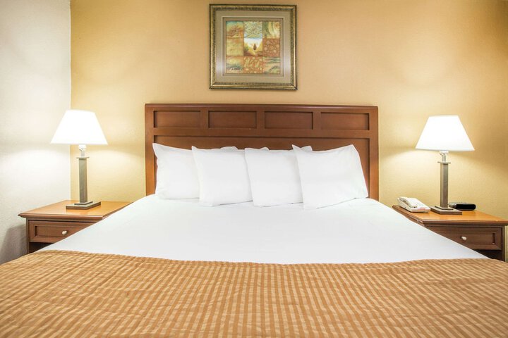 Room 14 of 28