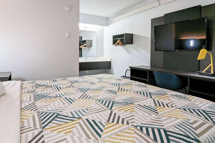 Room 17 of 24