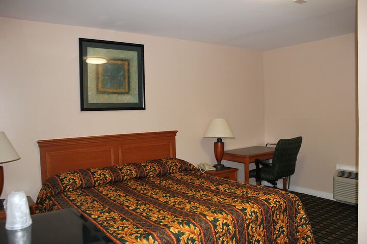 Room 32 of 38