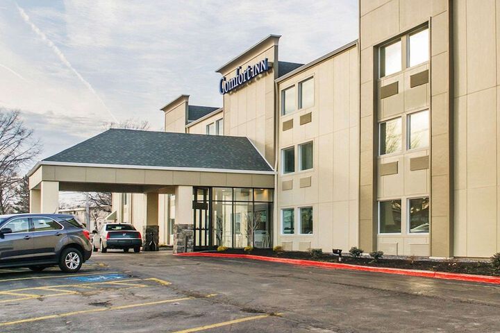 Hotel 2 of 99