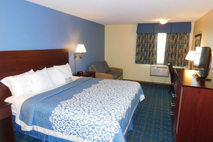 Room 32 of 41