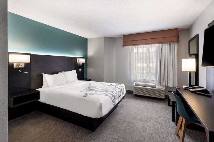 Room 15 of 28