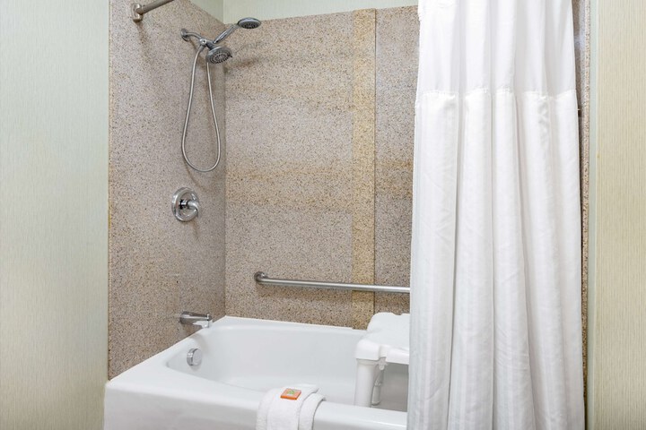 Room 35 of 44