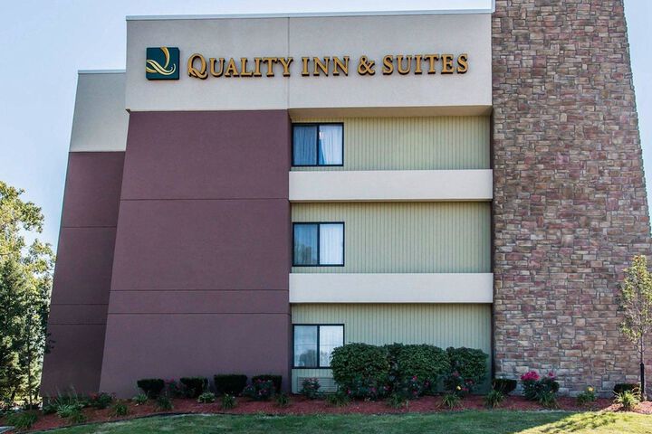Hotel 2 of 32