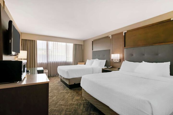 Best Western Plus Kansas City Sports Complex Hotel