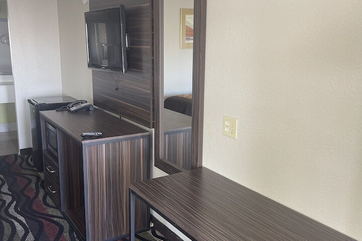 Room 17 of 26