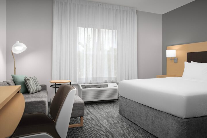 Room 21 of 37