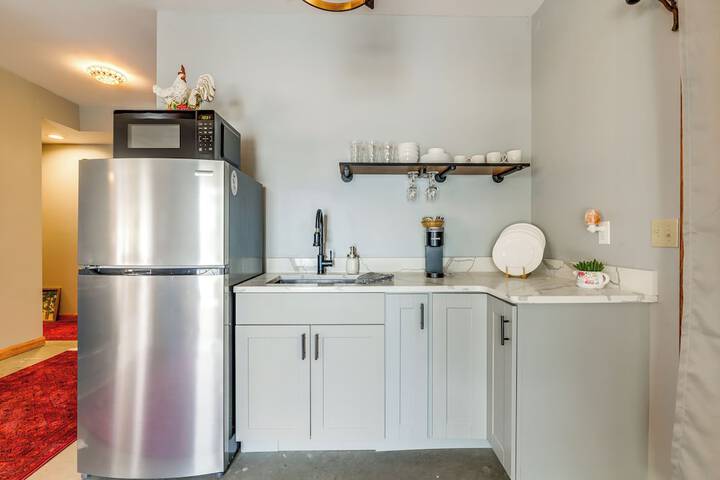 Lakefront Orange Vacation Rental - Pet Friendly!