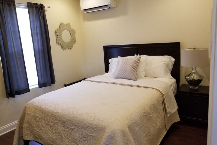Room 13 of 16