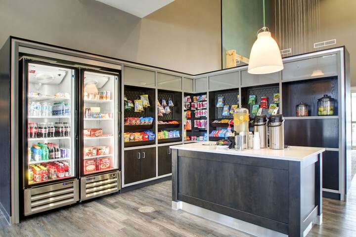 Holiday Inn & Suites Peoria at Grand Prairie by IHG