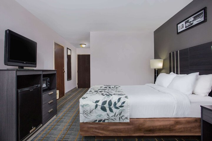Room 12 of 23