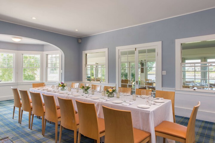 Breakwater Inn