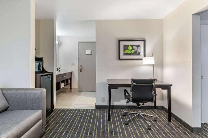 Room 37 of 42