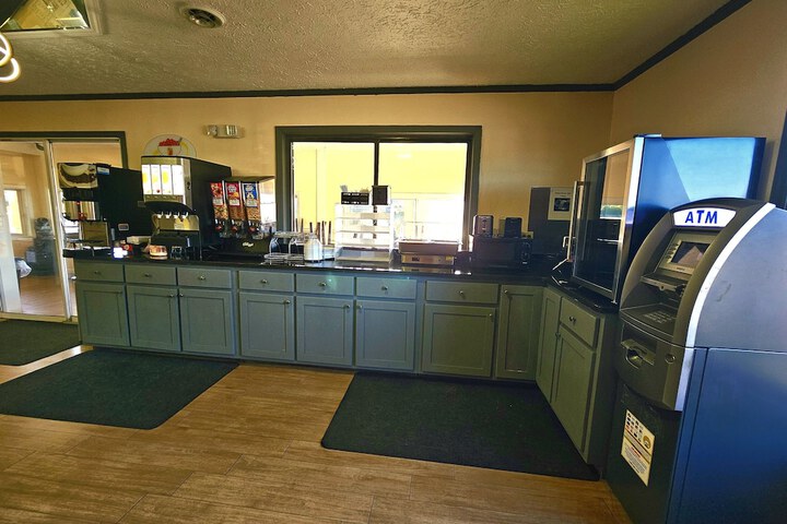 Super 8 by Wyndham Hillsville