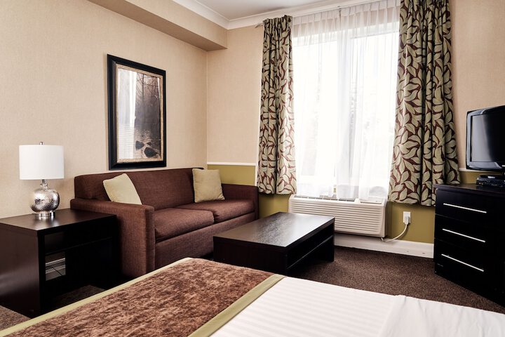 Room 10 of 27