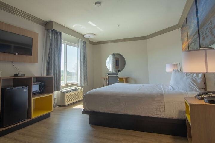 Room 28 of 34