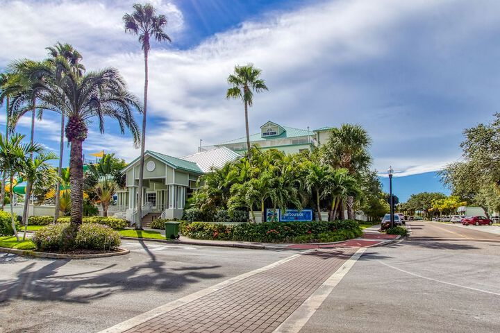 Harbourside Resort a New Hotel Collection Property