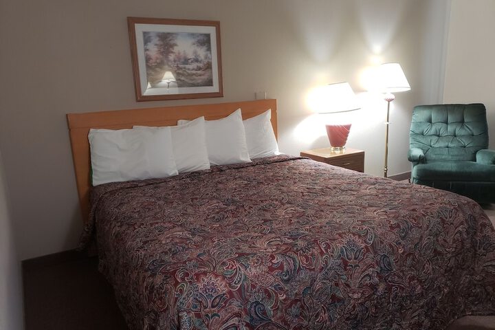 Room 6 of 13