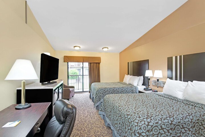 Room 7 of 13