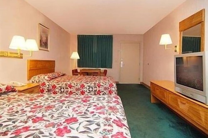 Room 18 of 30