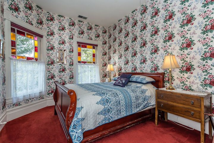 Room 27 of 63