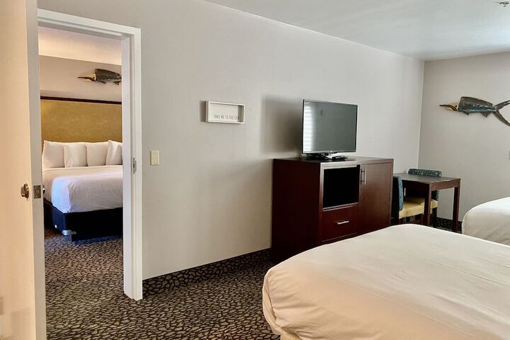 Room 34 of 62