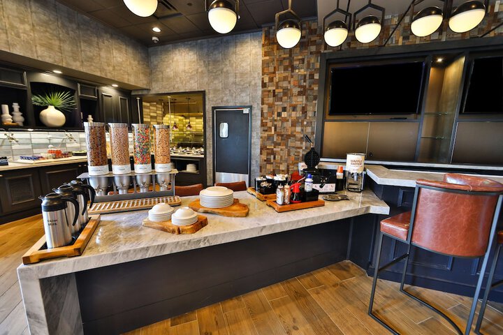 Breakfast/Coffee Service 87 of 93
