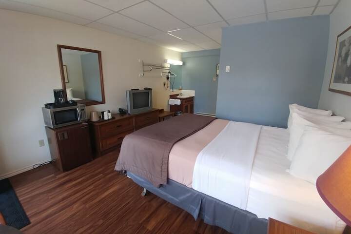 Room 11 of 23
