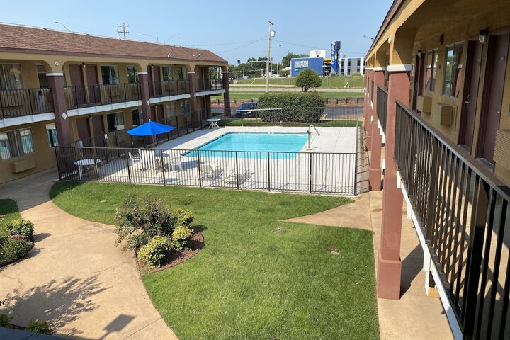 Super 8 by Wyndham Midwest City OK