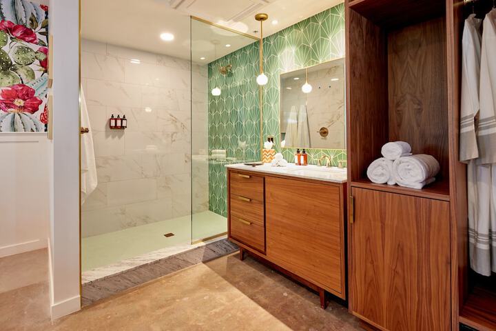 Room 20 of 48