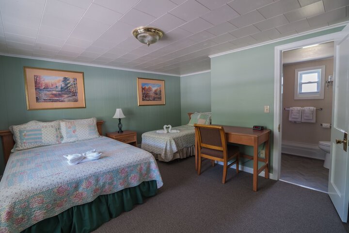 Room 13 of 37