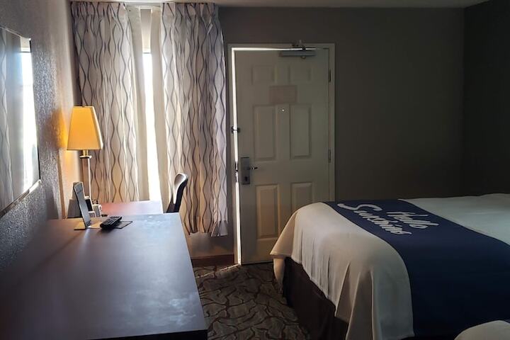 Room 19 of 33