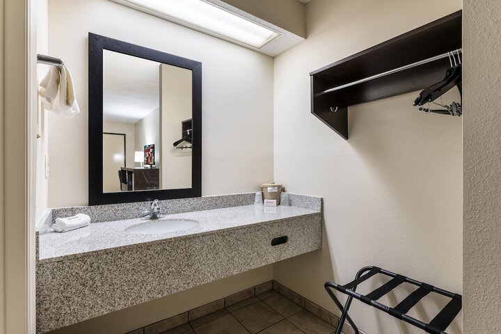 Room 12 of 22