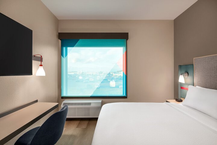 Room 33 of 54
