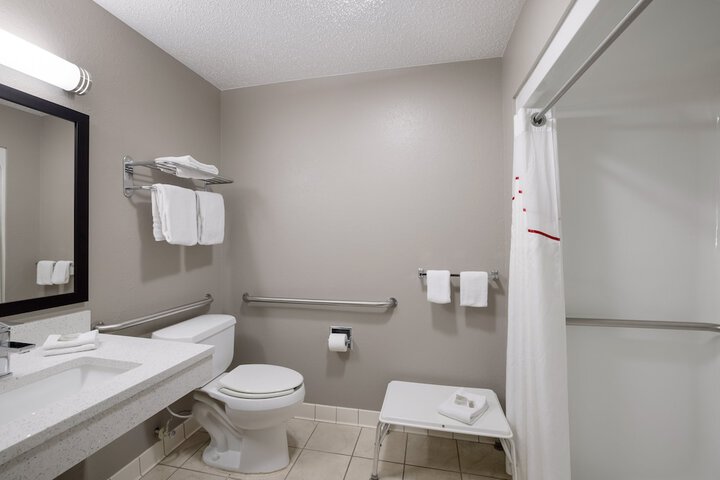 Room 18 of 35