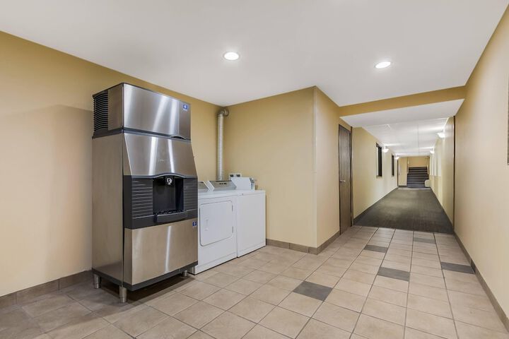 Econo Lodge Inn & Suites Yankton