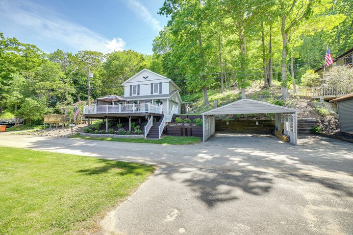 Big Pine Island Lake Cottage w / Boat Dock & Kayaks
