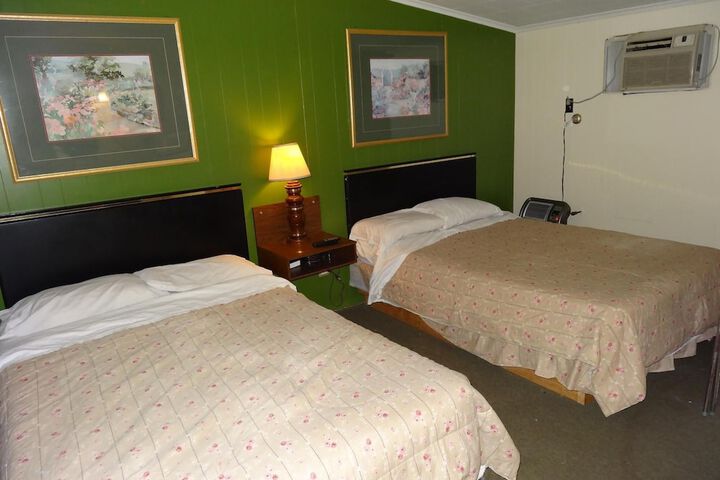 Room 8 of 10