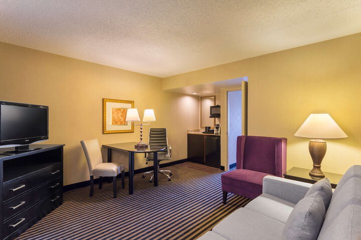 Embassy Suites by Hilton Piscataway Somerset