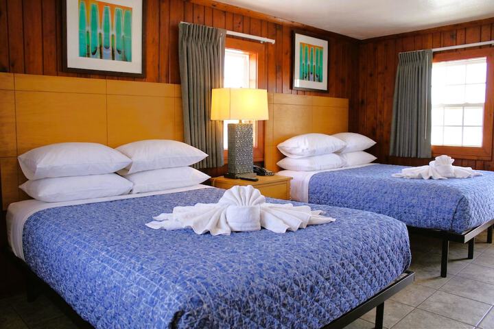 Seahorse Inn and Cottages