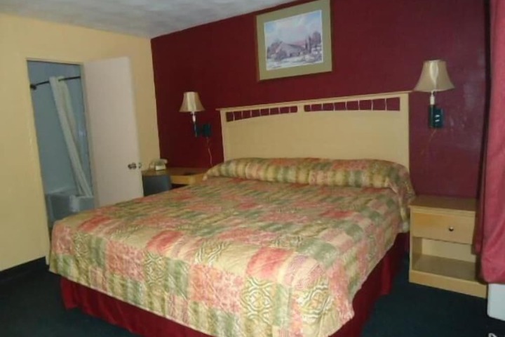 Relax Inn Elmira