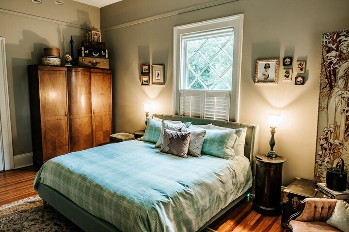Heritage House Bed & Breakfast - Boutique Adults-Only Inn
