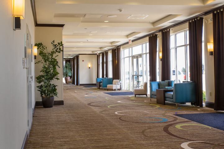 Holiday Inn Bloomington-Airport by IHG