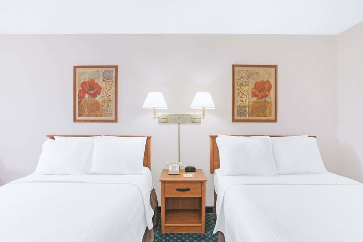 Room 8 of 14