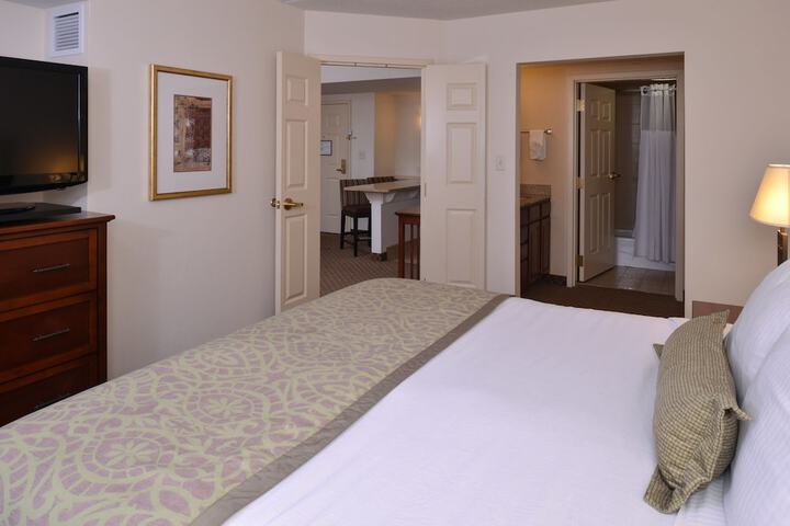 Staybridge Suites Indianapolis-Airport by IHG