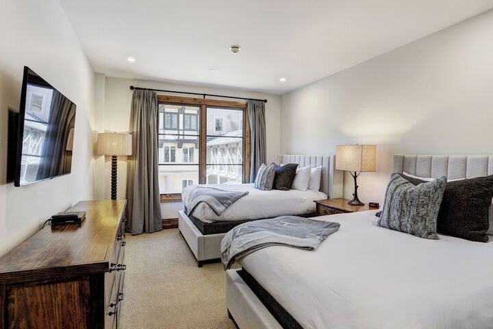Room 125 of 450